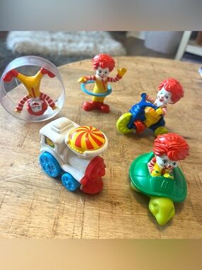 5 McDonald's happy meal toys 1996 2006 2007 2010 2011 Ronald Mc Donald  vintage